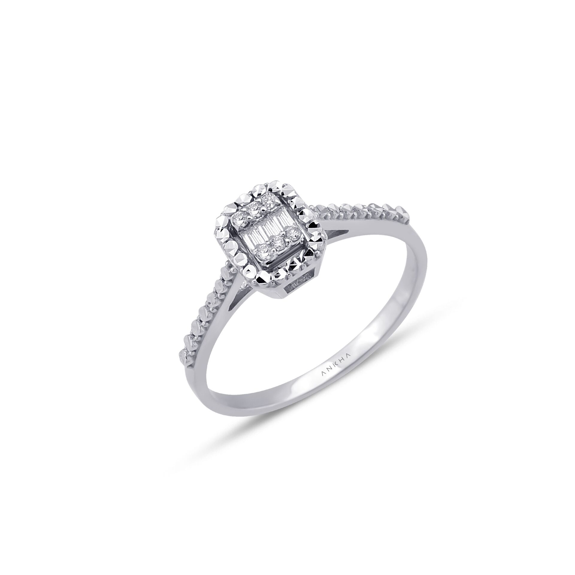 Efektli Baget Taşlı Pırlanta Yüzük